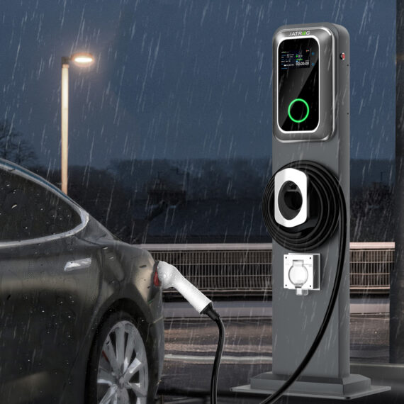 bornes de recharge sous la pluie